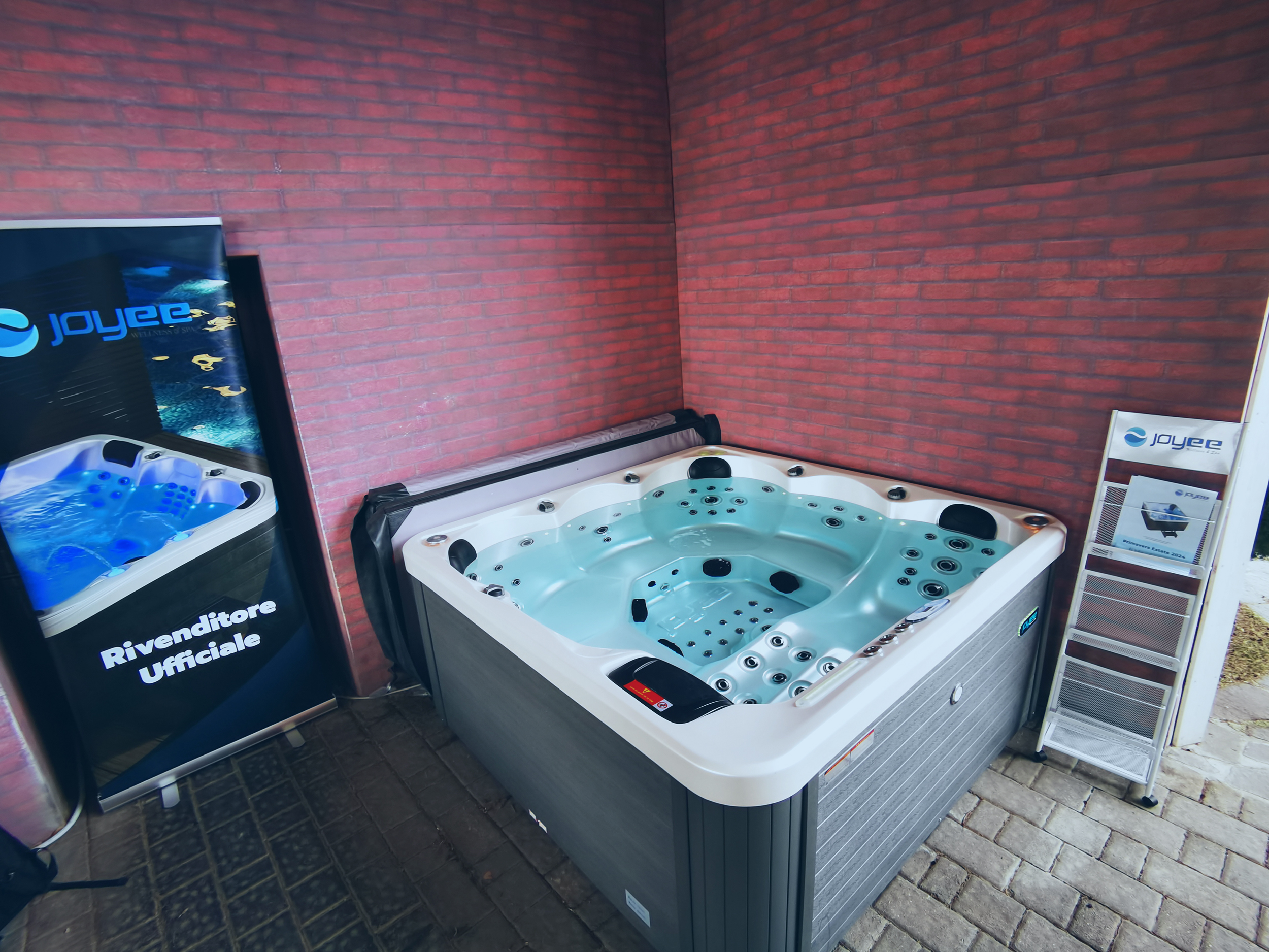 Notre distributeur italien de confiance: élargir l'accès au spa en plein air depuis le commerce de détail aux hôtels L Joyee